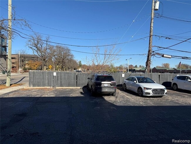 Building Photo - 1111 Holland St