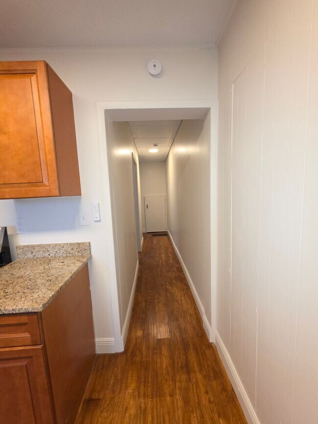 Building Photo - 202 Luella Ct