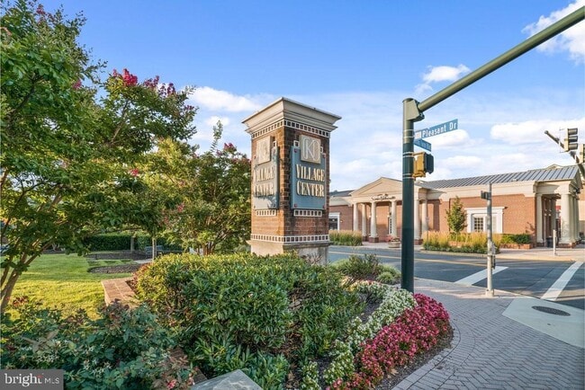 Building Photo - 803 Reserve Champion Dr