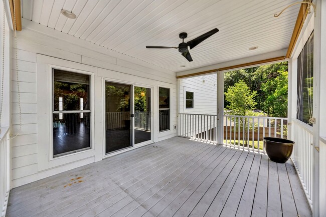 Building Photo - 1939 Chestnut Oak Ln