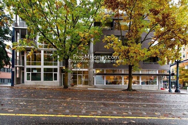 Building Photo - Luxury Goose Hollow Living – 1 Bedroom + B...