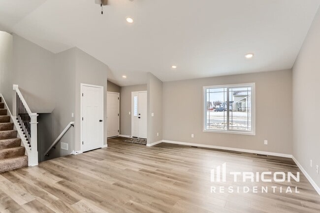 Building Photo - 4220 89th St NE