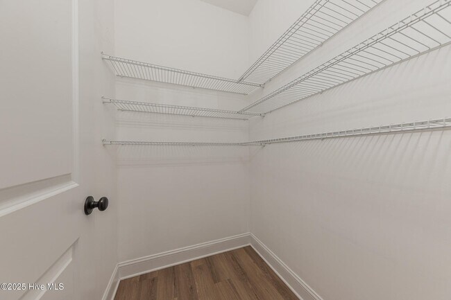 Building Photo - 111 Hampton Ct