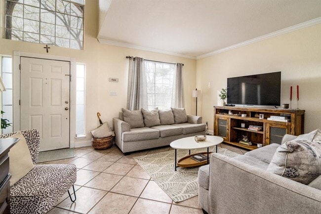 Building Photo - 9301 Tea Rose Trail