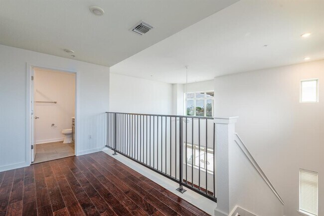 Building Photo - 6700 Menchaca Rd