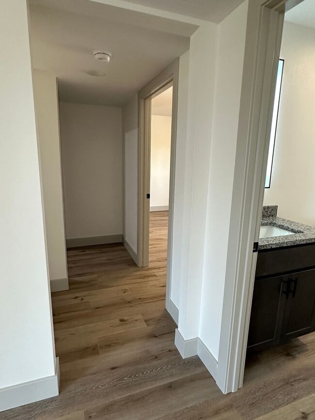 Building Photo - NEW CONSTRUCTION 5 Bed 3 Bath w/ Walk Out ...