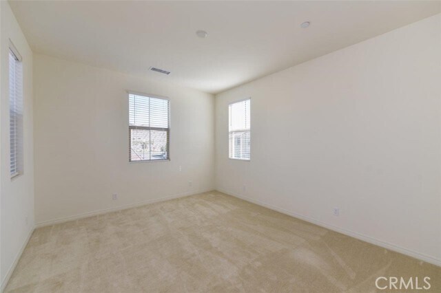 Building Photo - 117 Halo