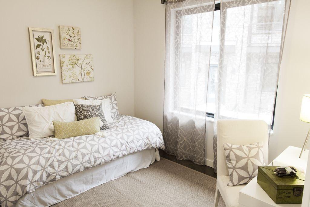 Building Photo - 1035 Chester Ave