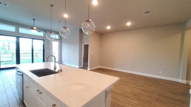 Building Photo - 2106 Grapewood Ln