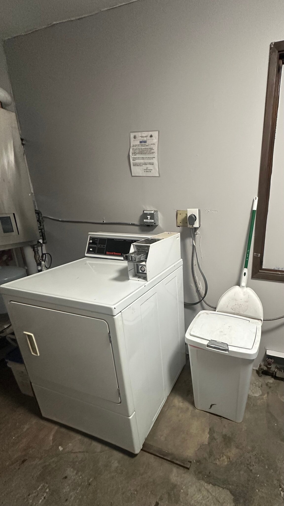 Building Photo - 1410 Juneau St