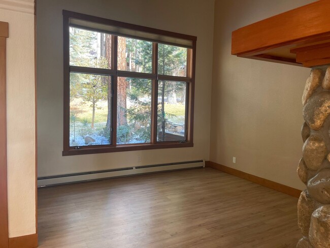 Building Photo - Unfurnished fully renovated condo in Incli...