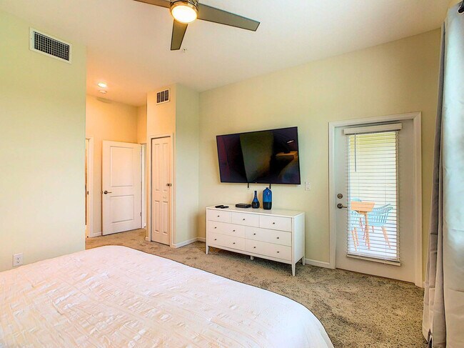 Building Photo - 705 Ocean Course Ave