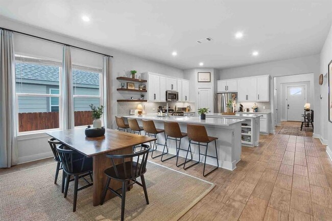 Building Photo - 185 Brooks Ranch Dr