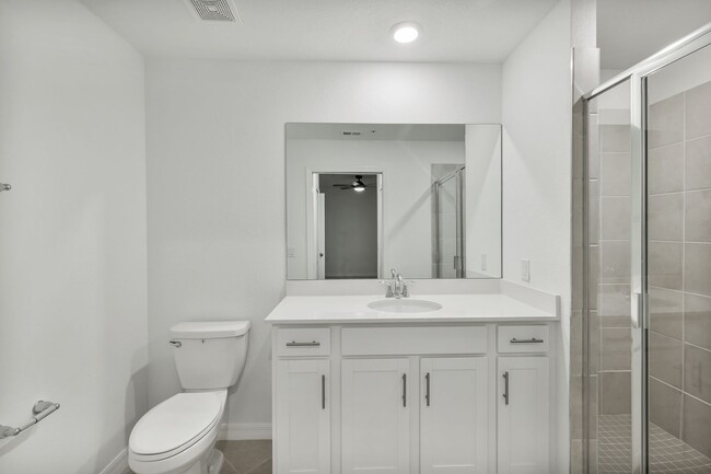 Spacious Master Bath - 14091 Heritage Landing Blvd