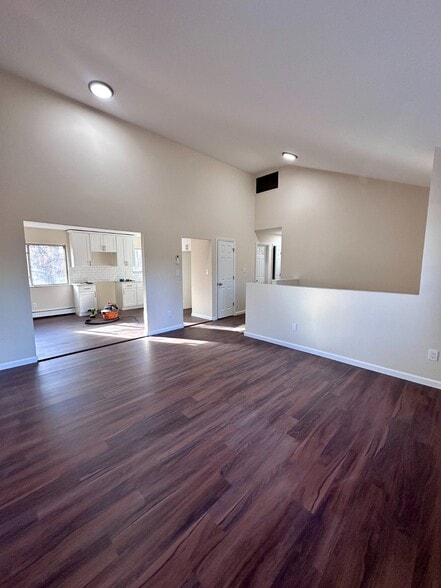 Building Photo - 1290 Islip Ave