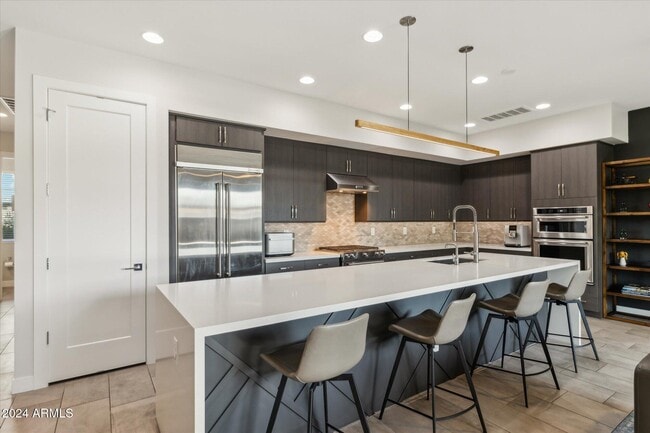 Building Photo - 240 W Missouri Ave