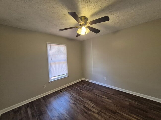 Building Photo - 6439 Green Meadow Rd