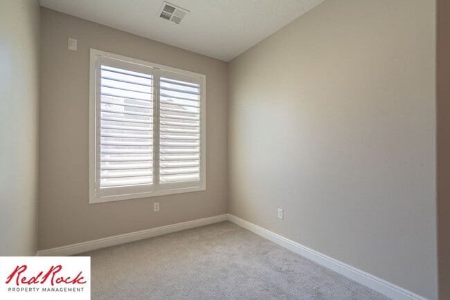Building Photo - 3 Bedroom Coral Canyon Home on Corner Lot