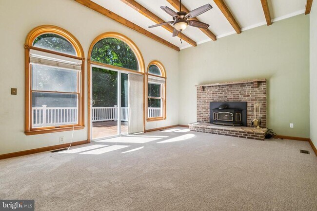 Building Photo - 478 Mountain Rd