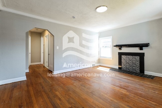 Building Photo - 12400 Duchess St