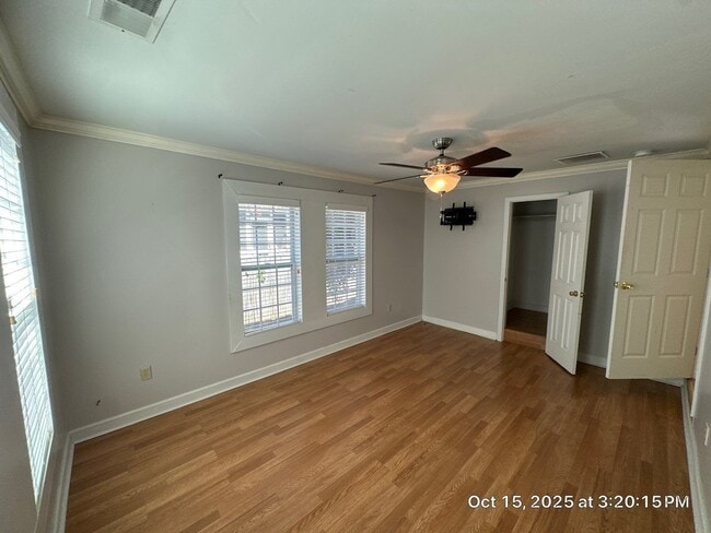 Building Photo - RHODES AREA 4 Bedroom /2.5 Bath House! Gorgeous New Floors