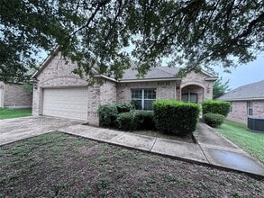 Building Photo - 3906 Links Ln