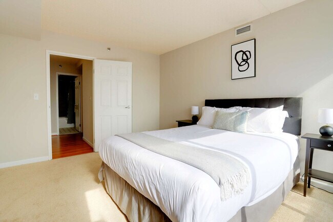 Building Photo - 401 12th St S