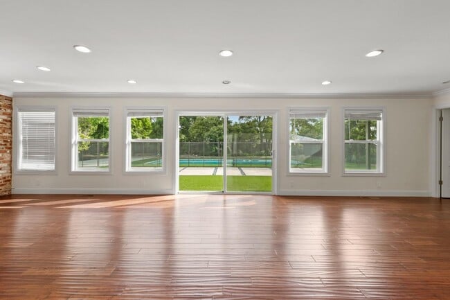 Building Photo - 1824 Black Mountain Rd