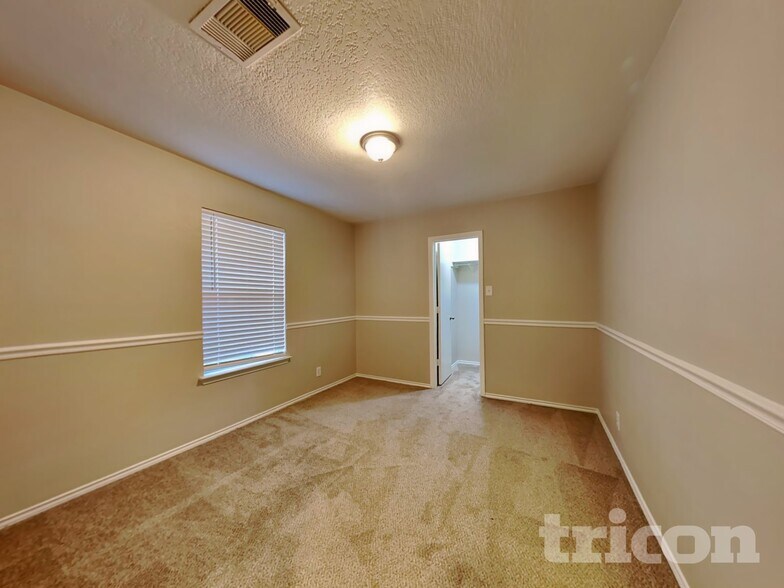 Building Photo - 14727 Bending Point