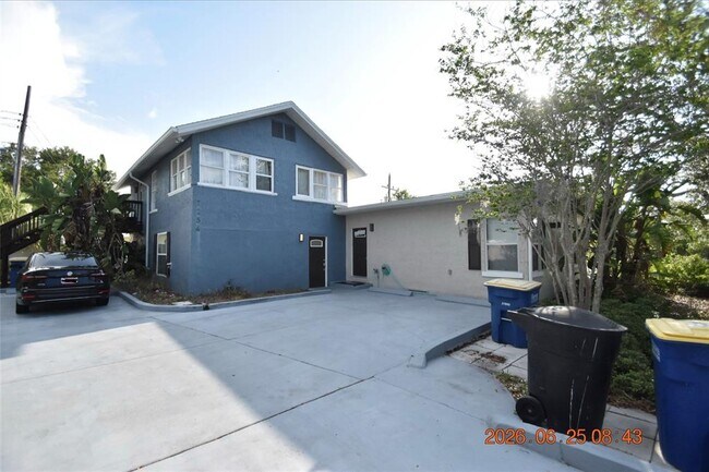 Building Photo - 1254 Grove St
