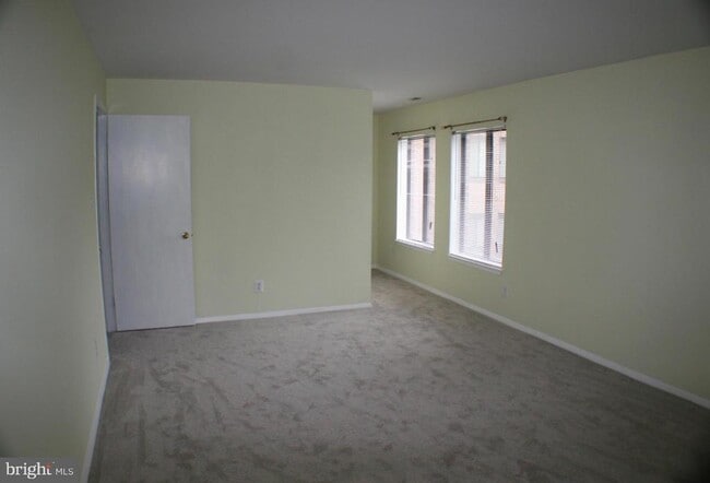 Building Photo - 5817 Edson Ln