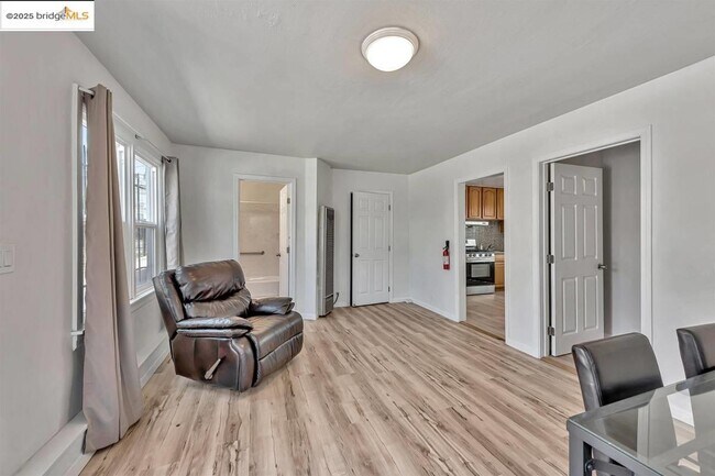 Building Photo - 1715 9th Ave