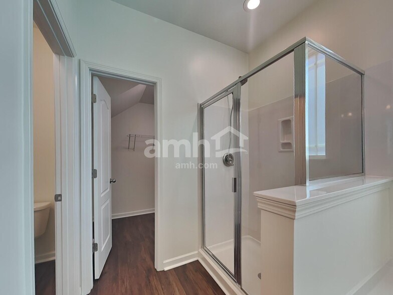 Building Photo - 137 Caledonia Dr
