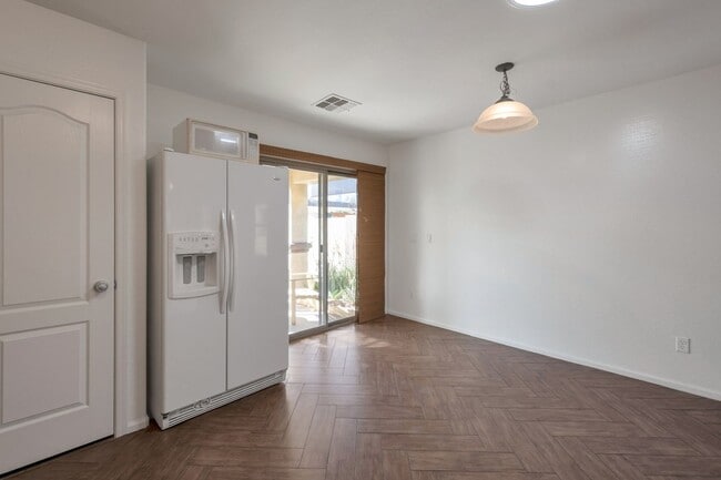 Building Photo - SPACIOUS 3 Bed 2 Bath Gilbert Home!!!