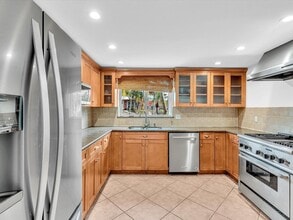 Building Photo - 2507 Okeechobee Ln