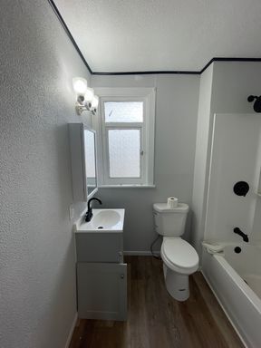 Building Photo - Completely renovated 4 bed 1 bath home near Kennywood Park!