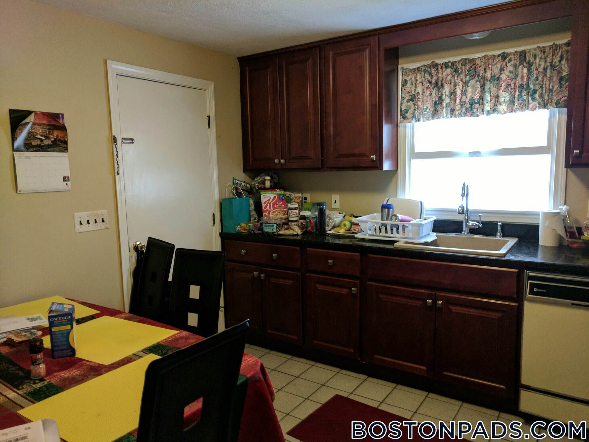 Building Photo - 92 Sylvia St