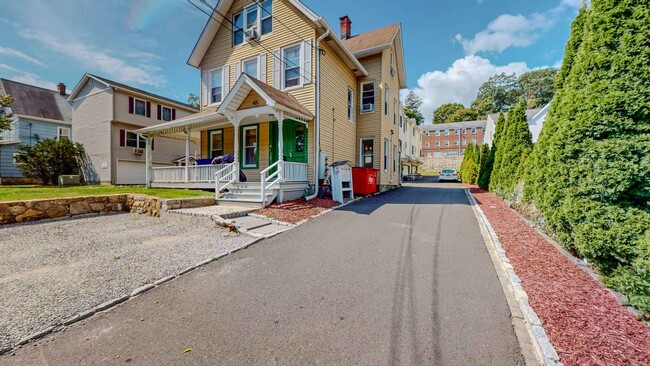 Building Photo - Bright & Spacious 1-Bedroom Apartment