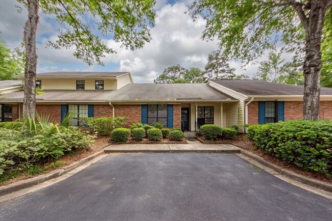 Building Photo - 2 Bedroom 2 Bath Townhouse in Crowfield Pl...