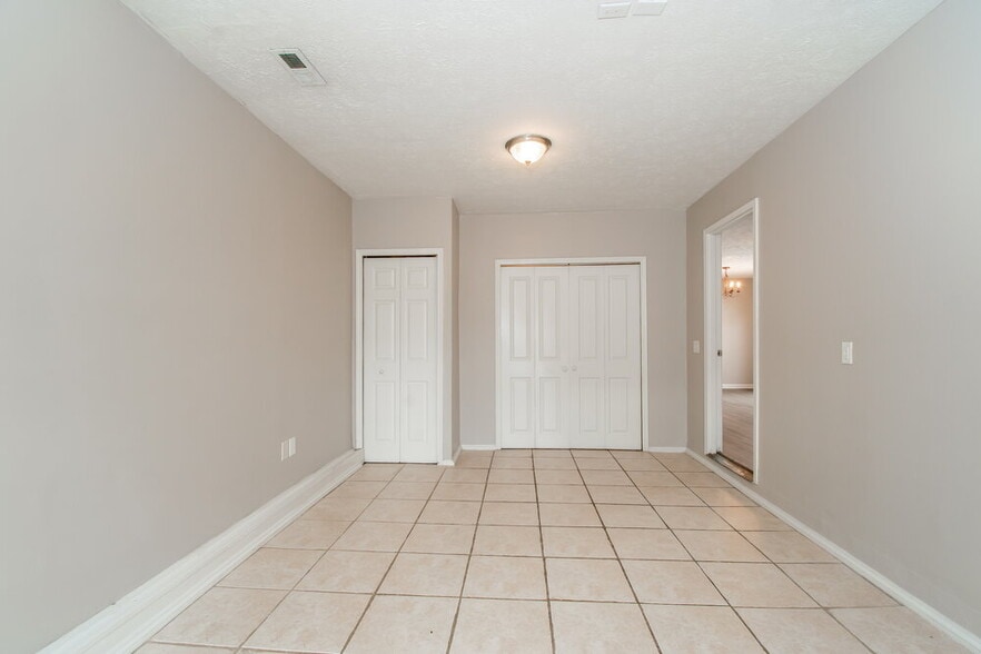 Building Photo - 2633 River Meade Way