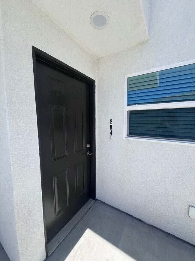 Building Photo - 202-204 Calla Avenue