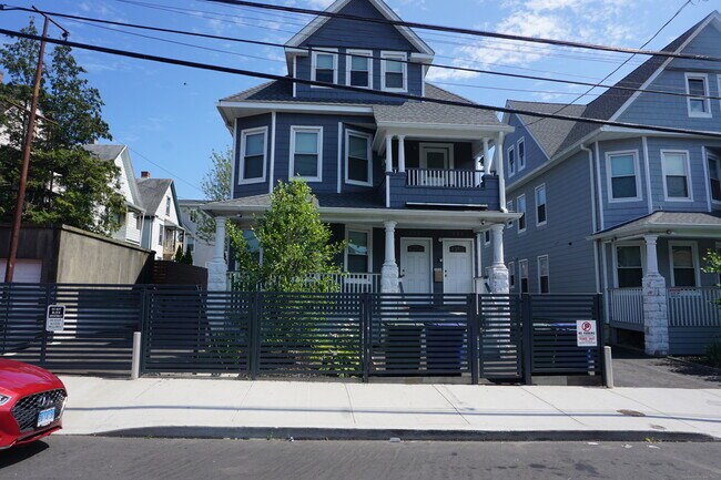 Building Photo - 361 Gregory St