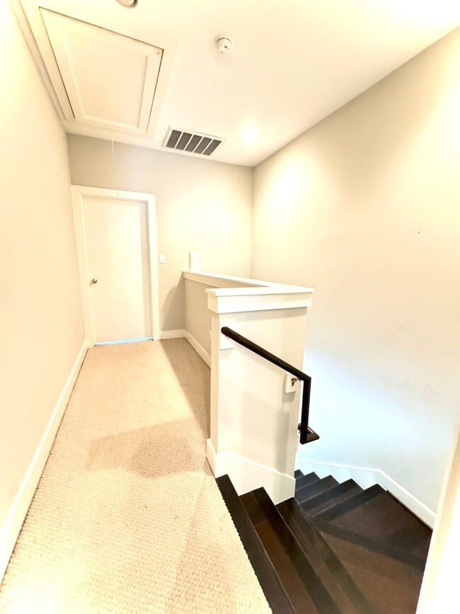 Building Photo - 1613 Milby St