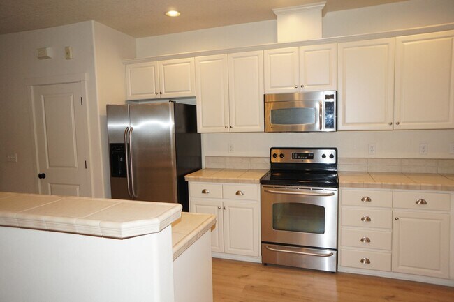 Building Photo - Beaverton Luxury Condo - Tanasbourne area - APPLICATION PENDING