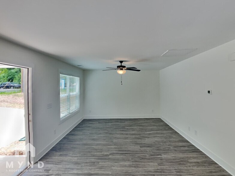 Building Photo - 1506 Collinston Dr