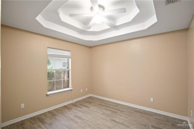 Building Photo - 23 Ora St