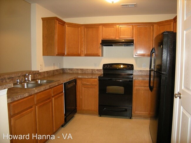 Building Photo - 3 br, 2 bath House - 431 Old Colonial Way ...