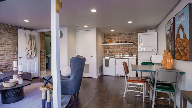 Building Photo - 40 N Freedom Blvd