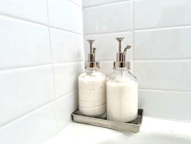 Building Photo - 2623 Gwendolyn Ln