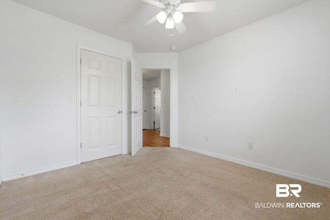 Building Photo - 9841 Watkins Dr